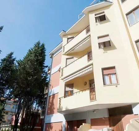 Apartament Zona Tranquilla Marina Di Carrara